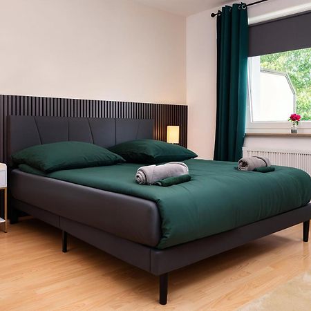 Smart Home - Essen - Perfect For 5 Guests! Central - Balcony - Netflix - Free Parking Zone Dış mekan fotoğraf