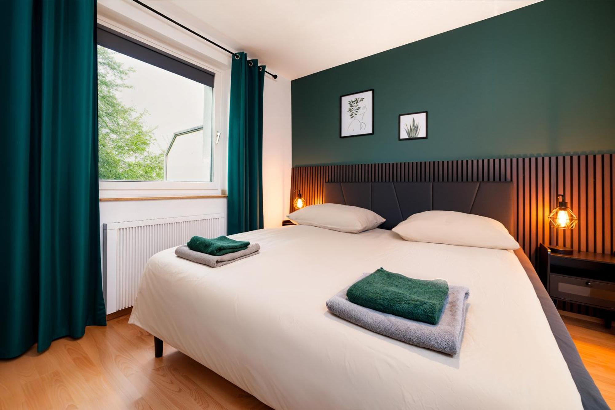 Smart Home - Essen - Perfect For 5 Guests! Central - Balcony - Netflix - Free Parking Zone Dış mekan fotoğraf