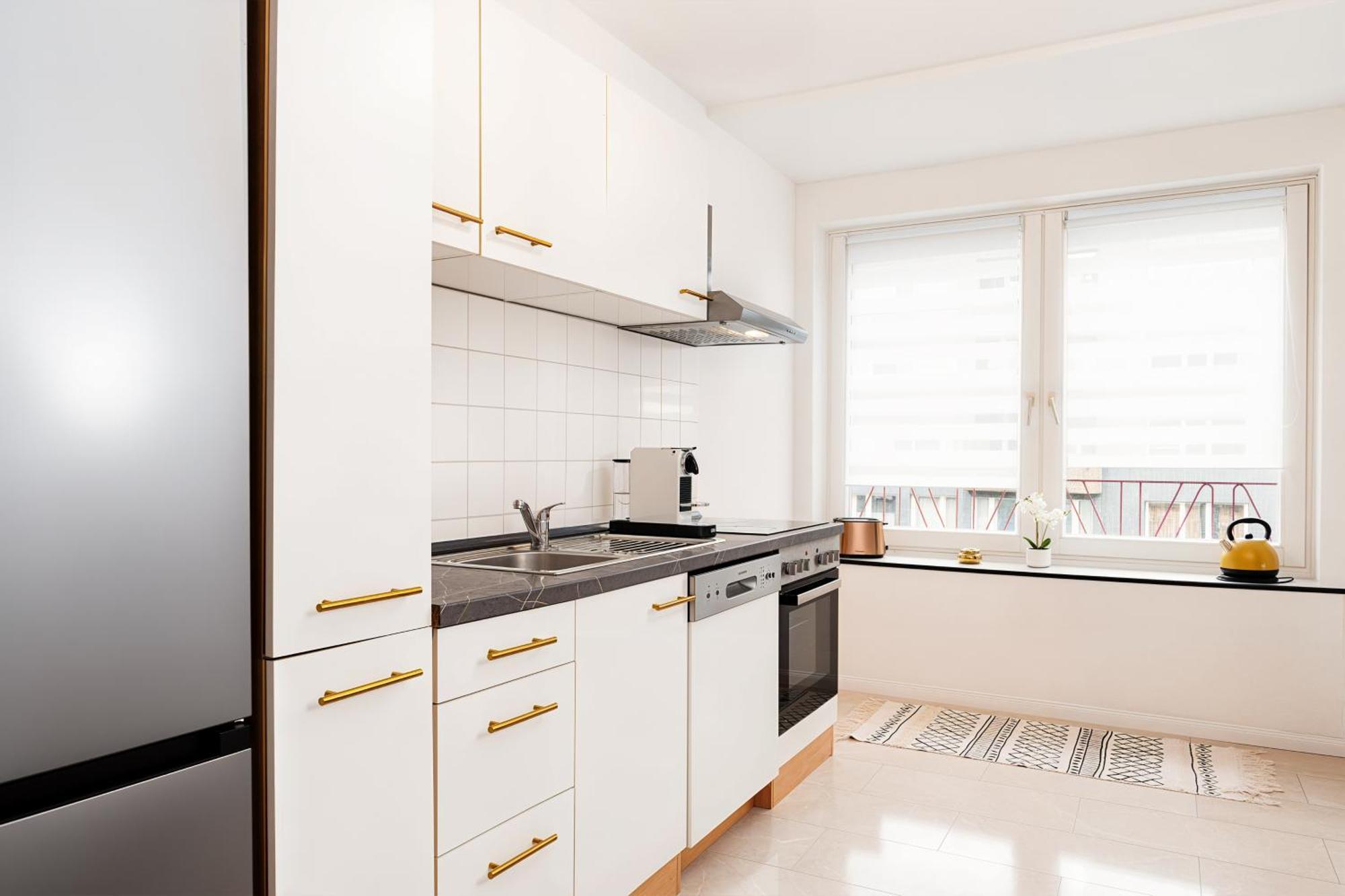 Smart Home - Essen - Perfect For 5 Guests! Central - Balcony - Netflix - Free Parking Zone Dış mekan fotoğraf