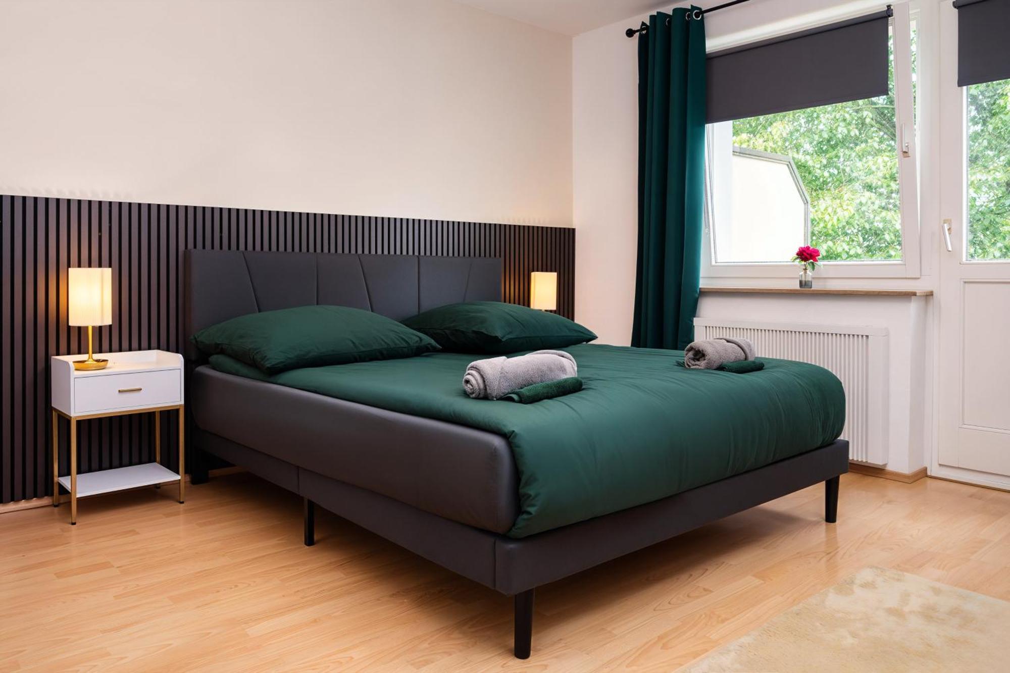Smart Home - Essen - Perfect For 5 Guests! Central - Balcony - Netflix - Free Parking Zone Dış mekan fotoğraf