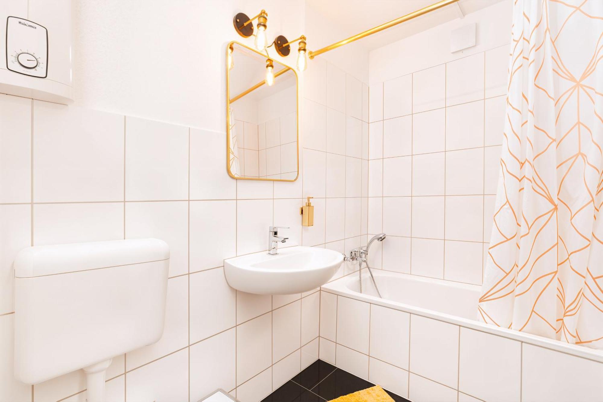 Smart Home - Essen - Perfect For 5 Guests! Central - Balcony - Netflix - Free Parking Zone Dış mekan fotoğraf