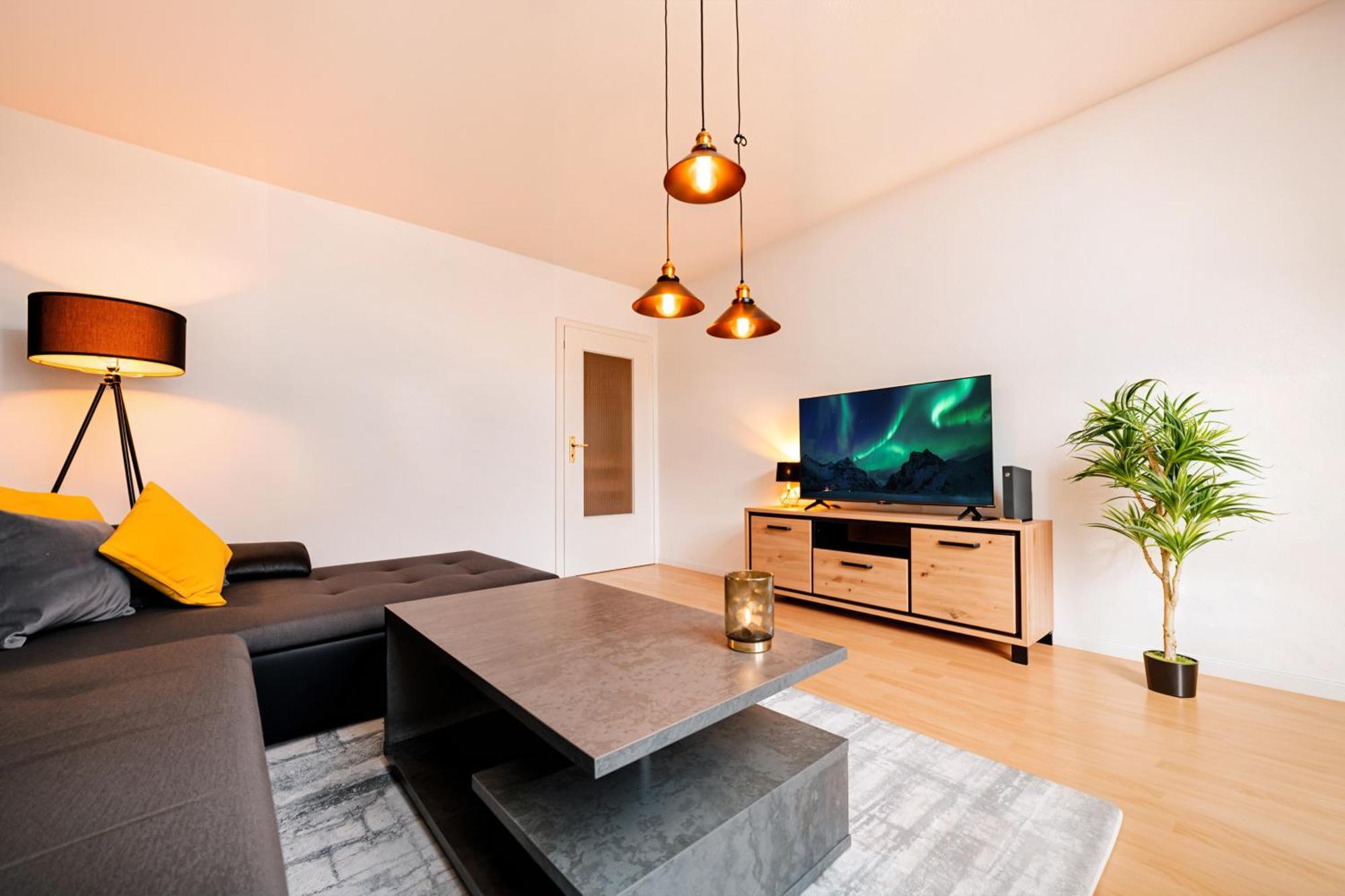 Smart Home - Essen - Perfect For 5 Guests! Central - Balcony - Netflix - Free Parking Zone Dış mekan fotoğraf